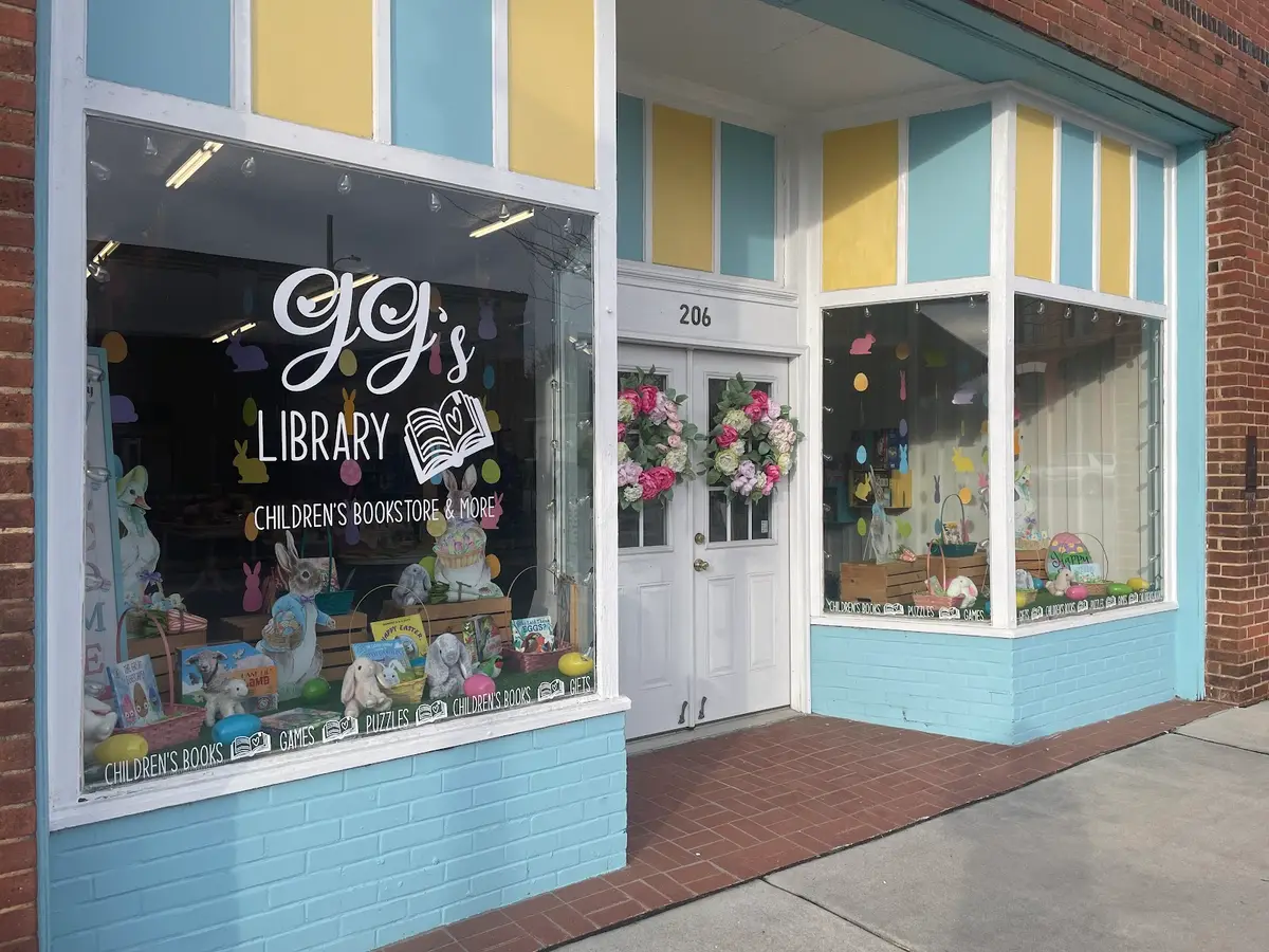 GG's Library in Prosperity, SC