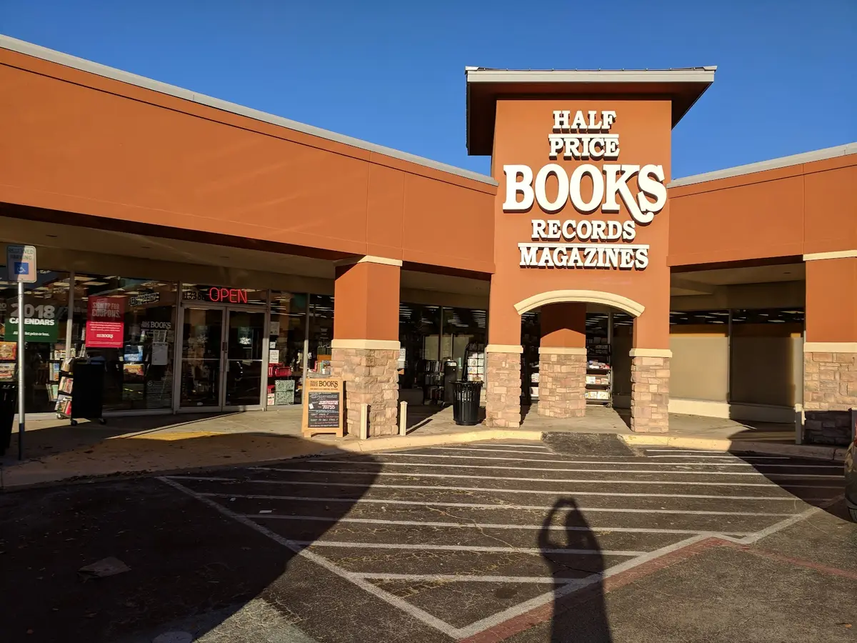 Half Price Books Preston in Dallas, TX
