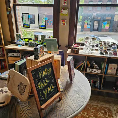Hearthside Books (MN) in Watertown, MN