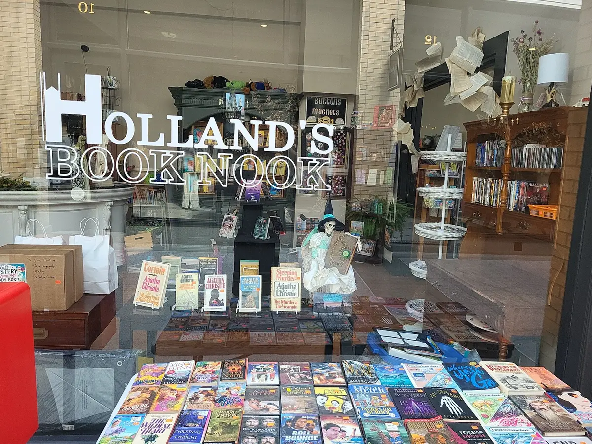 Holland's Book Nook in Newark, OH