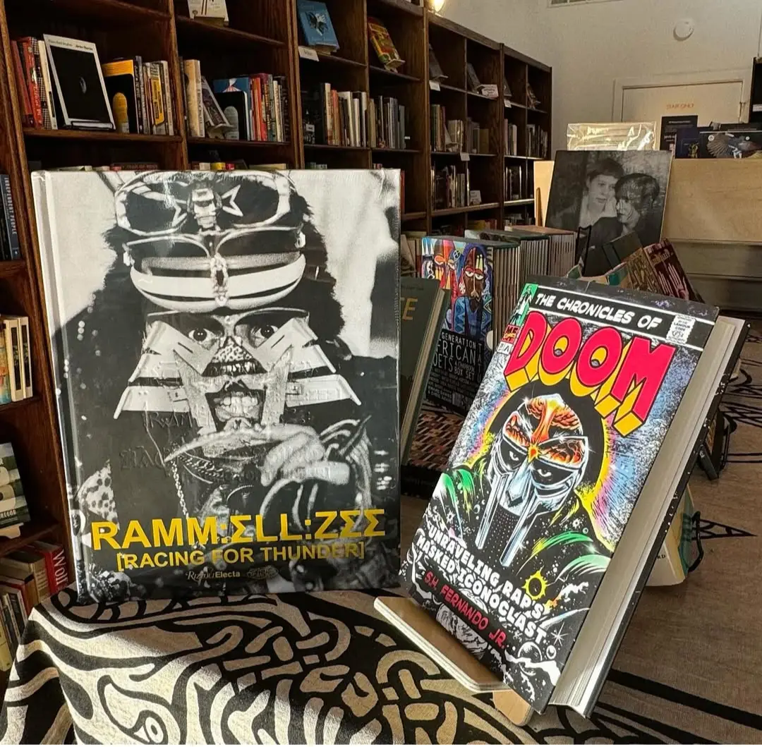 Jarvis Square Books in Chicago, IL