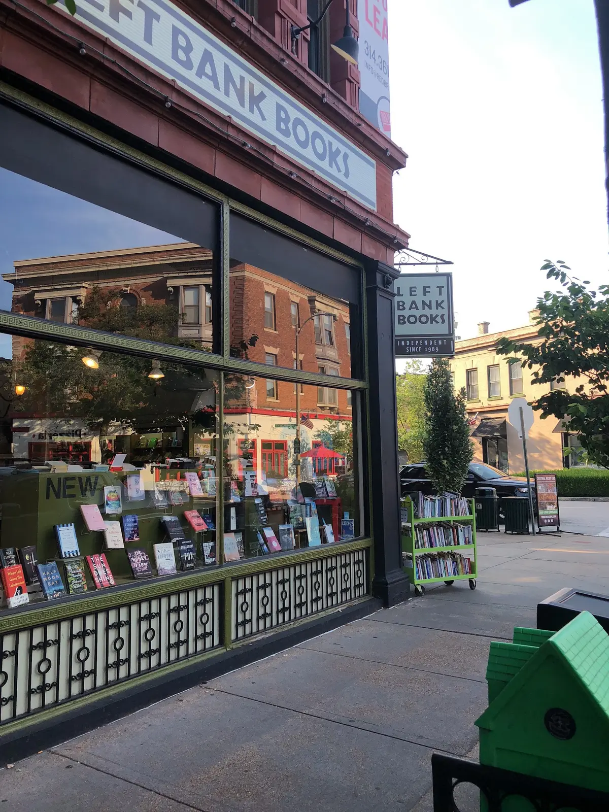 Left Bank Books (MO) in St. Louis, MO