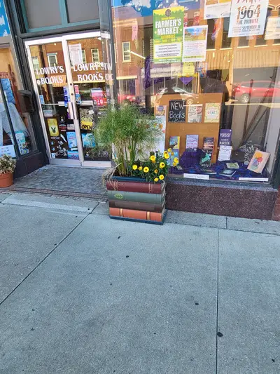 Lowry's Books (Three Rivers) in Three Rivers, MI