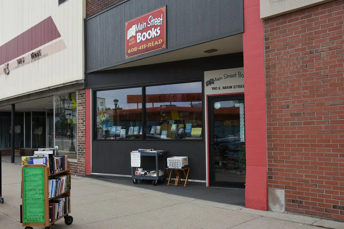 Main Street Books (WI) in Reedsburg, WI