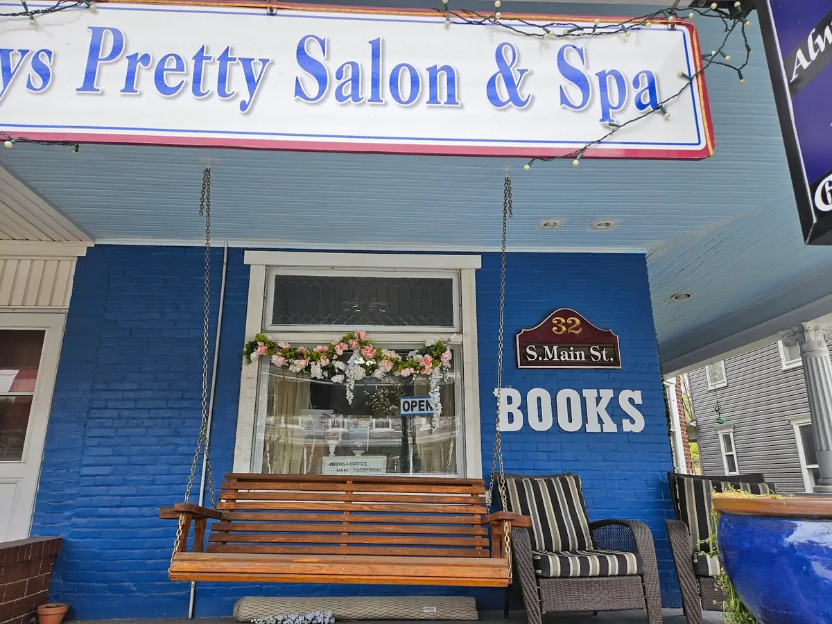 Medina Books and Coffee Bar in Coopersburg, PA