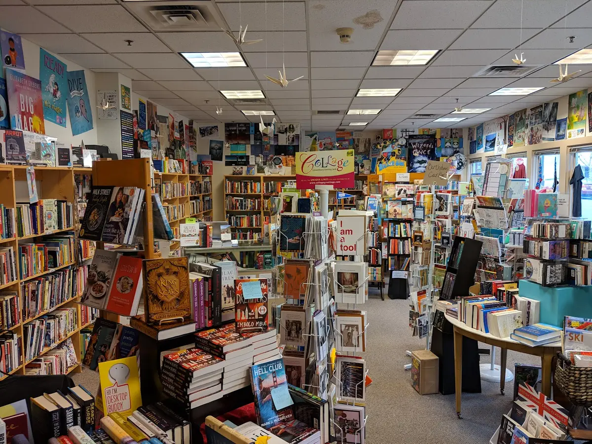 Ballast Book Company in Bremerton, WA