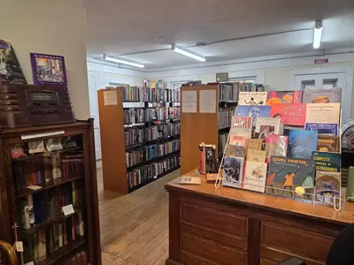 Novelty Shop Used & Rare Books in Novelty, OH