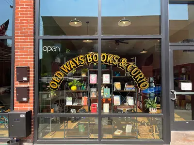 Old Ways Books in Bluffton, IN