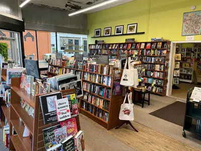 Pageturners Bookstore in Indianola, IA