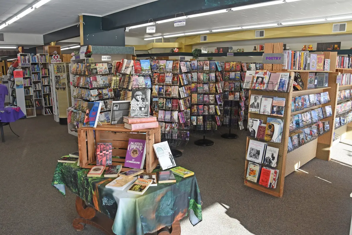 Paperbacks and Pieces in Winona, MN