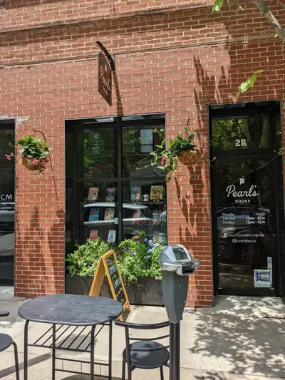 Pearl's Books in Fayetteville, AR