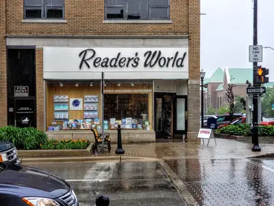 Reader's World (MI) in Holland, MI