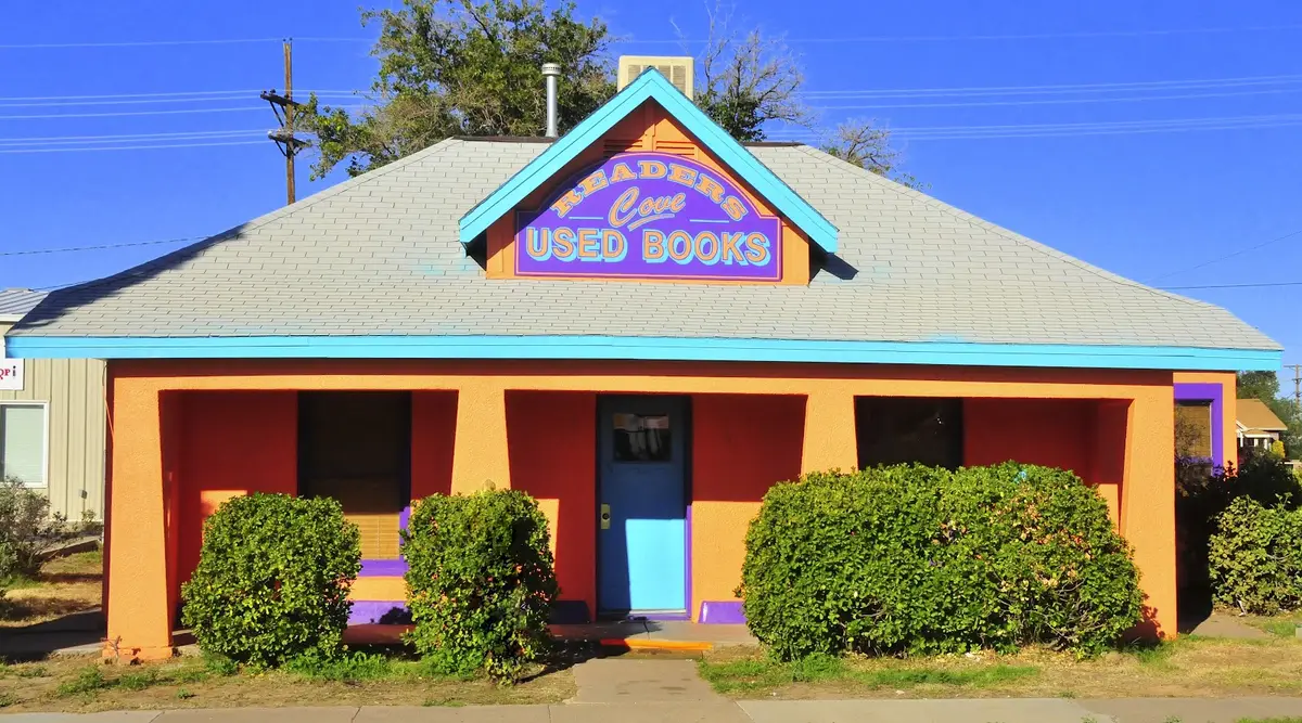 Readers' Cove Used Books & Gallery in Deming, NM