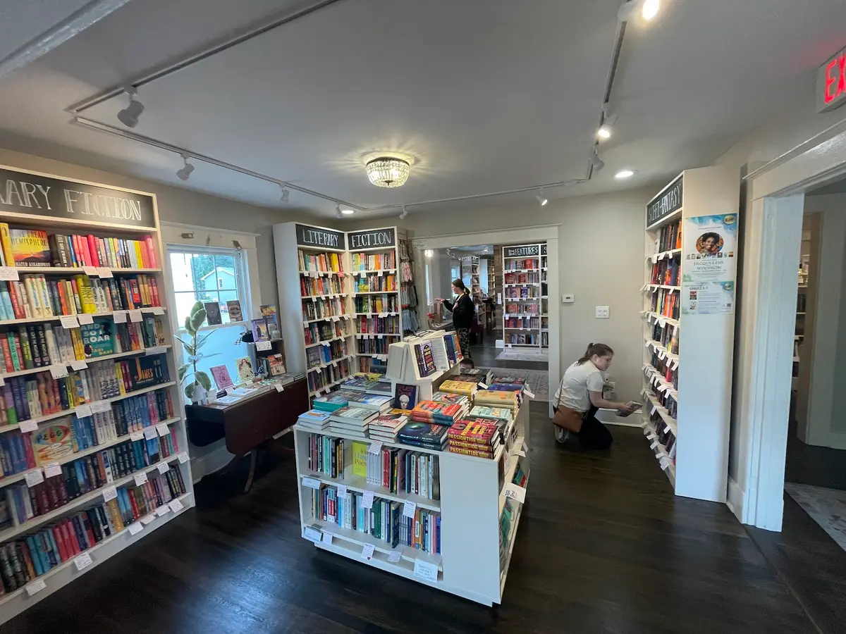 River Bend Book Truck in Glastonbury, CT