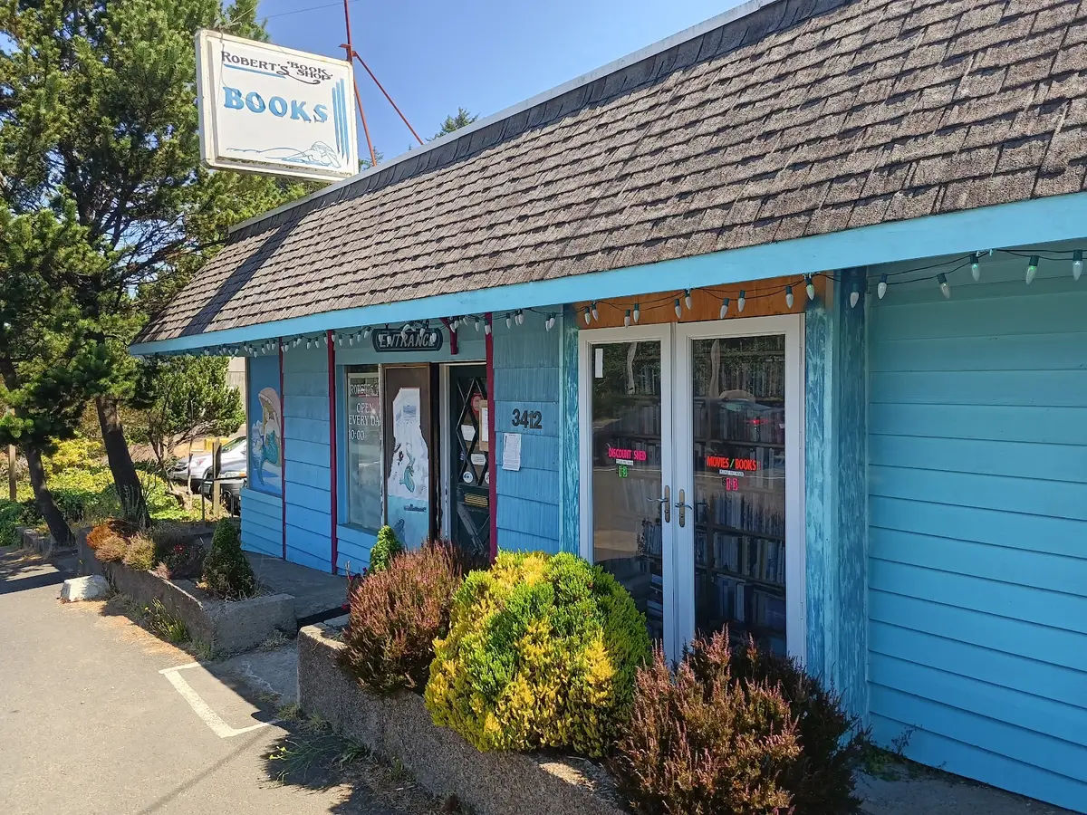 Robert's Bookshop in Lincoln City, OR