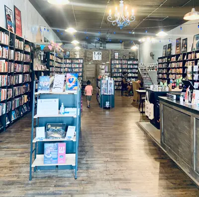 Round Table Bookstore in Topeka, KS