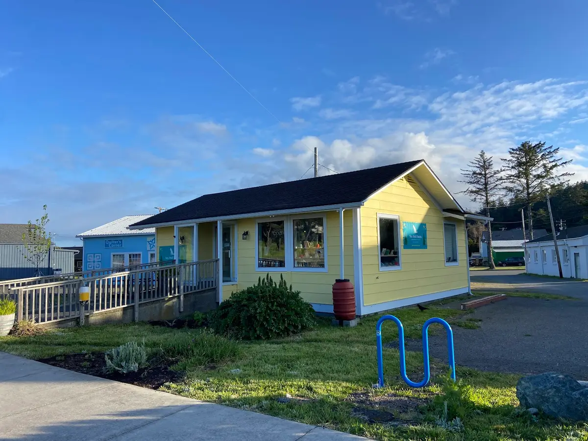 Sea Wolf Books and Community Writing Center in Port Orford, OR