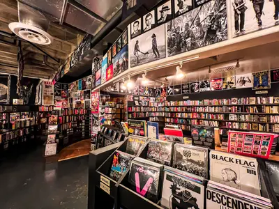 Skull-Face Books & Vinyl in Honolulu, HI