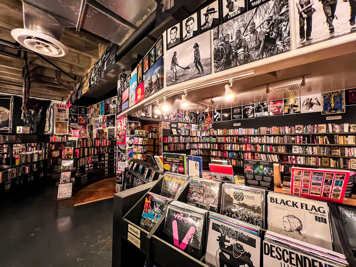Skull-Face Books & Vinyl in Honolulu, HI