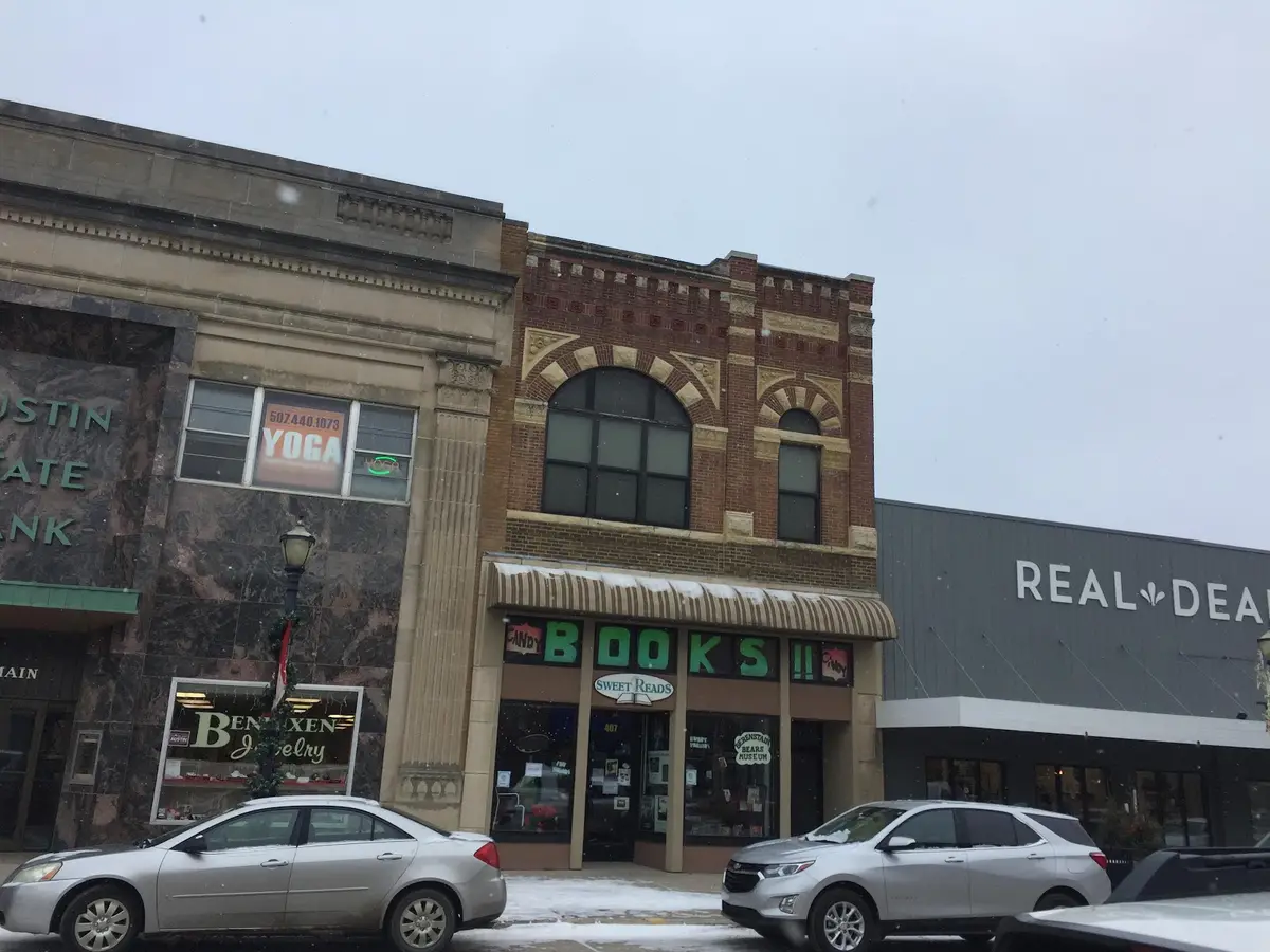 Sweet Reads in Austin, MN
