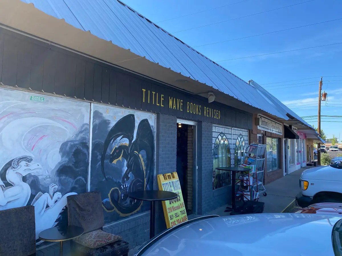 Title Wave Books (NM) in Albuquerque, NM