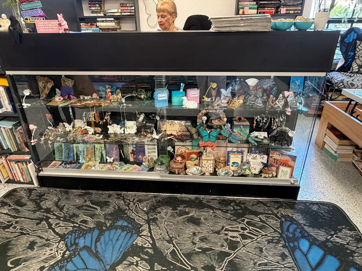 A Novel Bookshelf in Cape Coral, FL