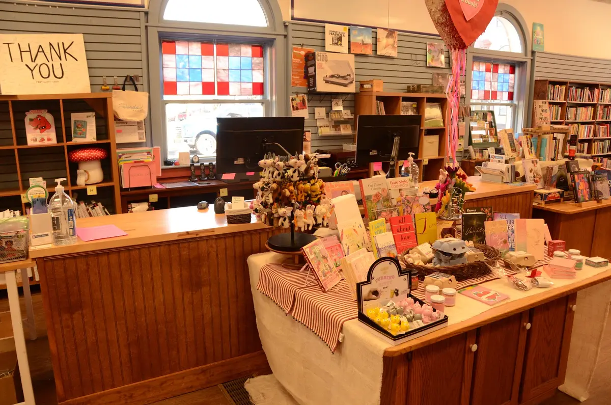 Viewpoint Books in Columbus, IN
