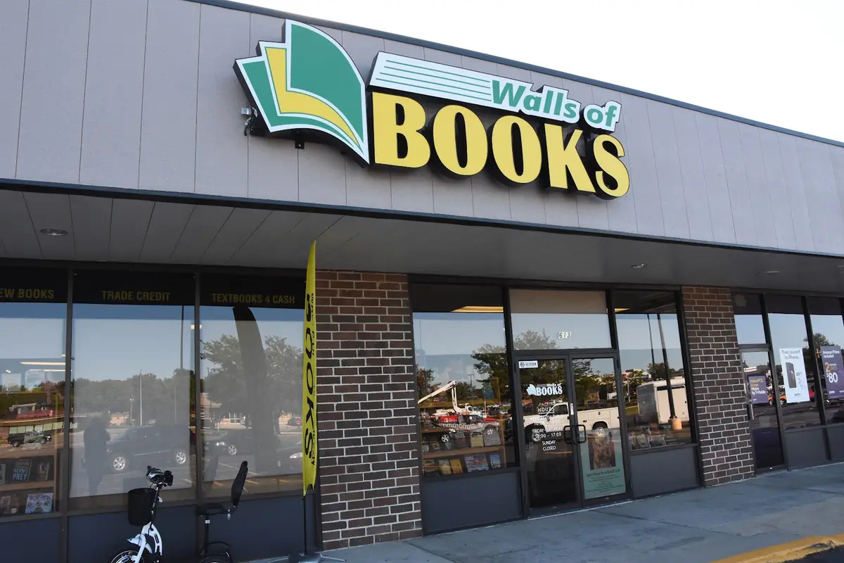 Walls of Books (Ankeny) in Ankeny, IA