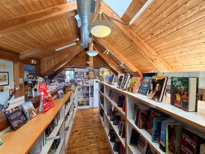 Where the Sidewalk Ends  / Books on the Cape in Chatham, MA
