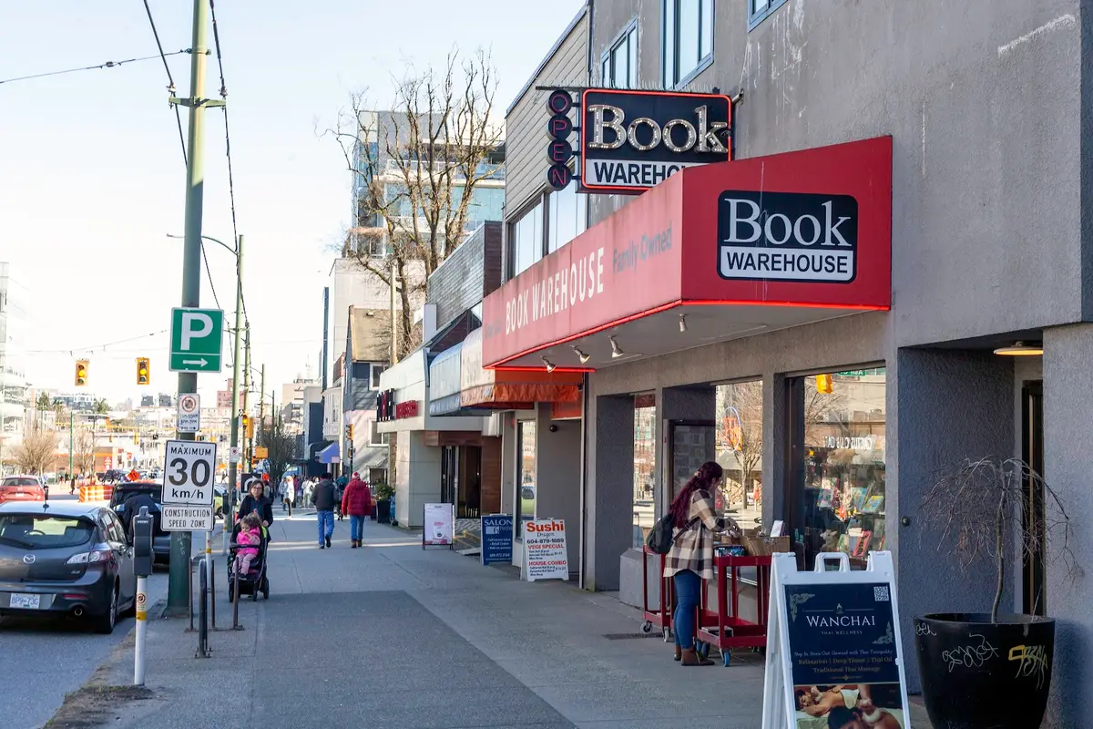 Black Bond Books (Book Warehouse on Broadway) in Vancouver, BC