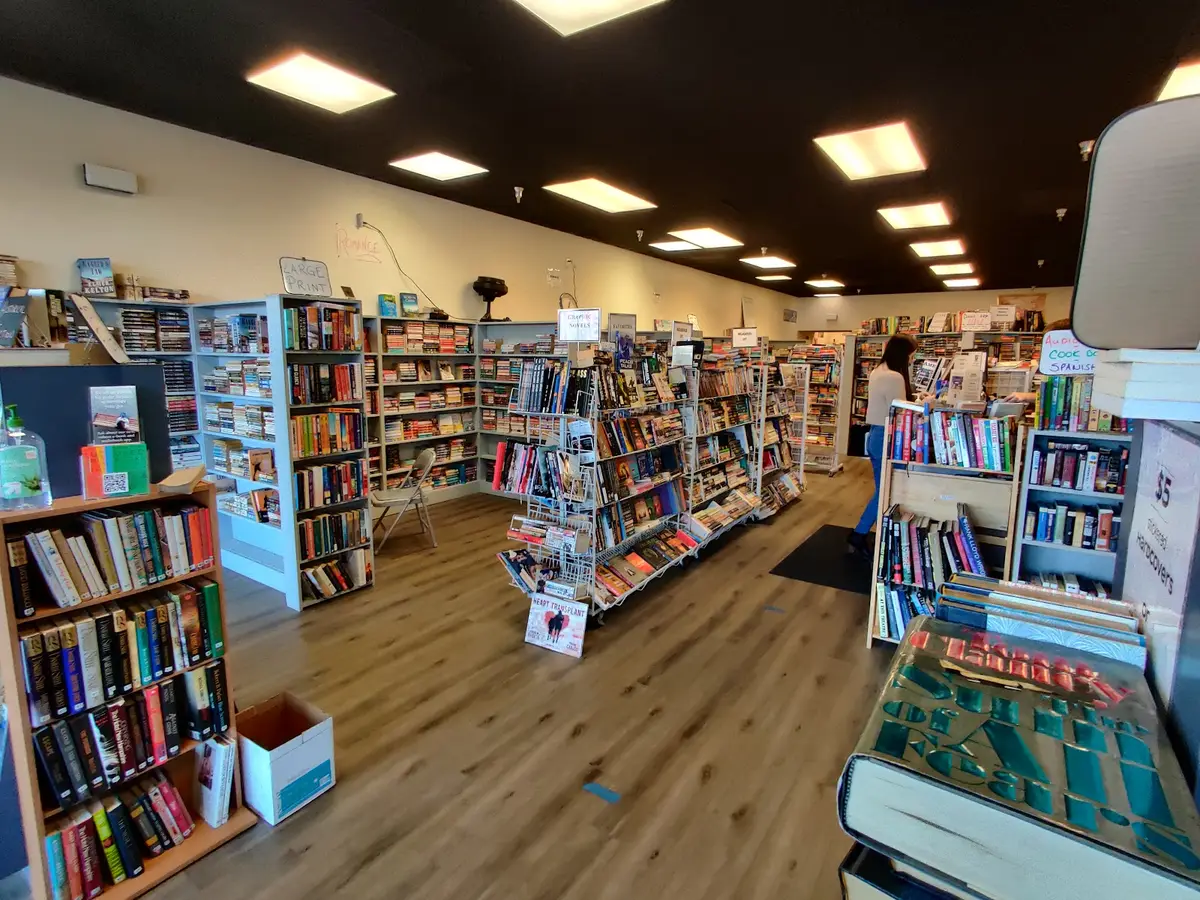 Book Nook (CA) in Fresno, CA