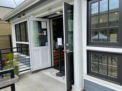 Ada's Technical Books in Seattle, WA