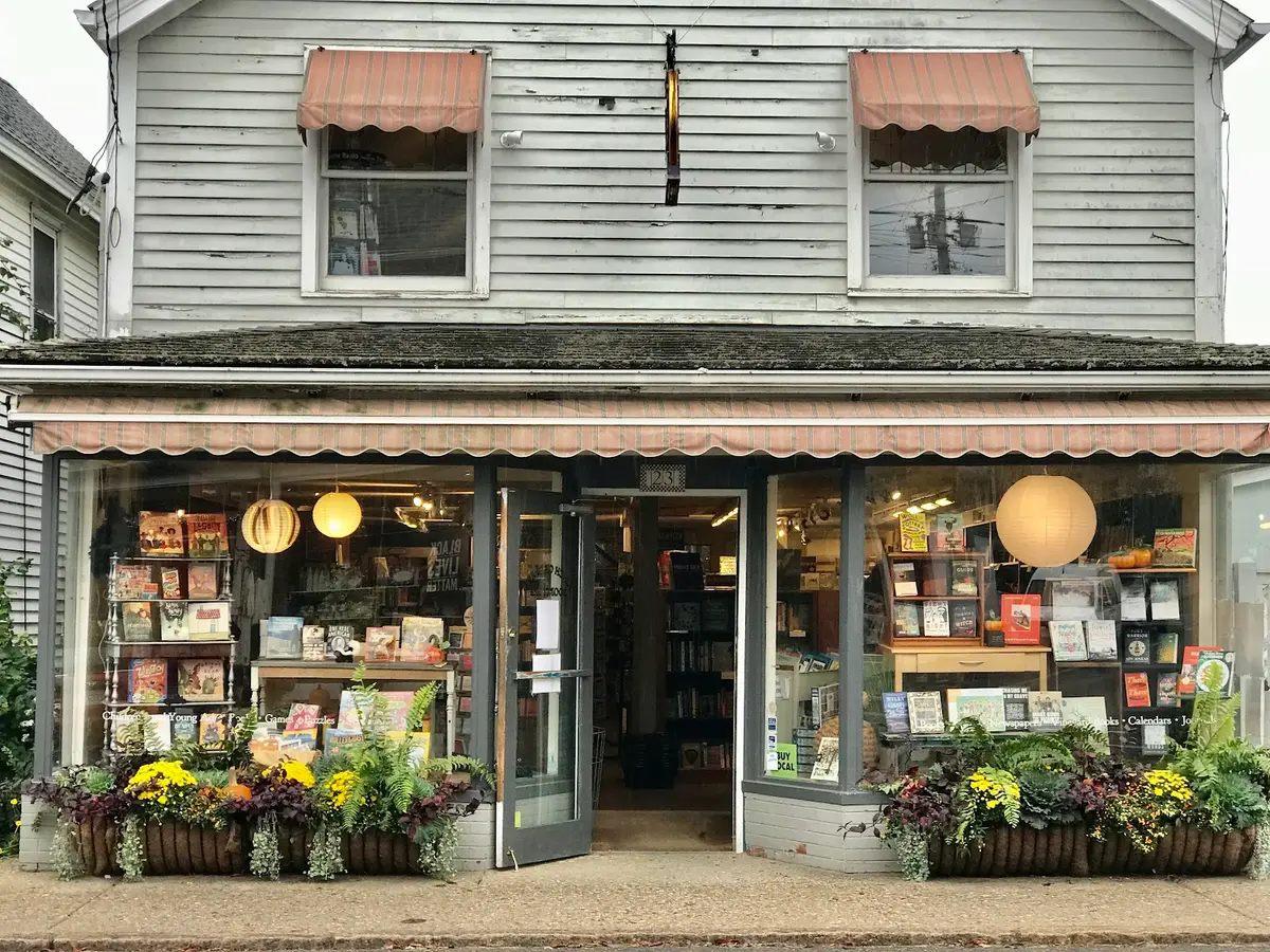 Bunch of Grapes Bookstore in Vineyard Haven, MA