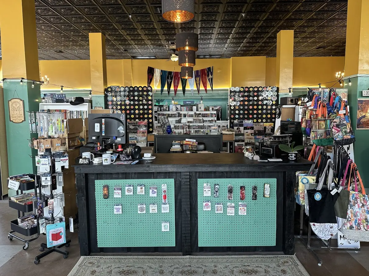 Dragon's Den Books in Arcadia, FL