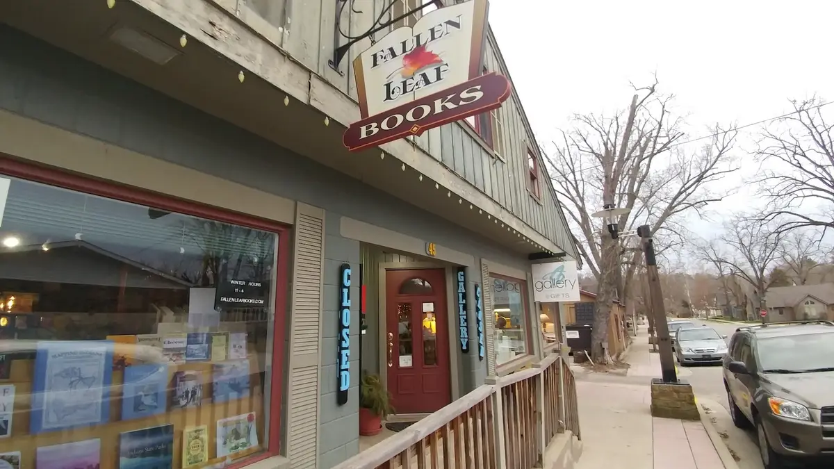 Fallen Leaf Books in Nashville, IN